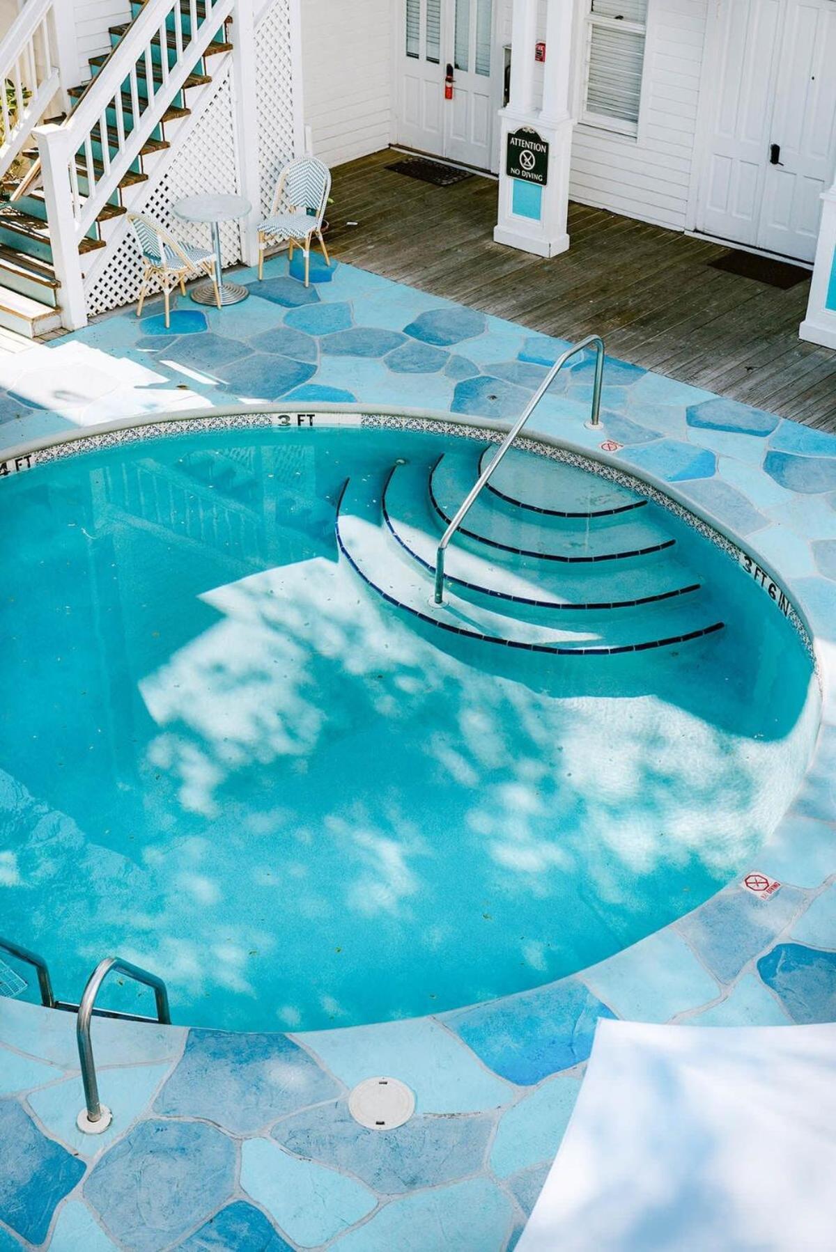 Deluxe King With Balcony - At James House With Parking! Key West Exterior photo
